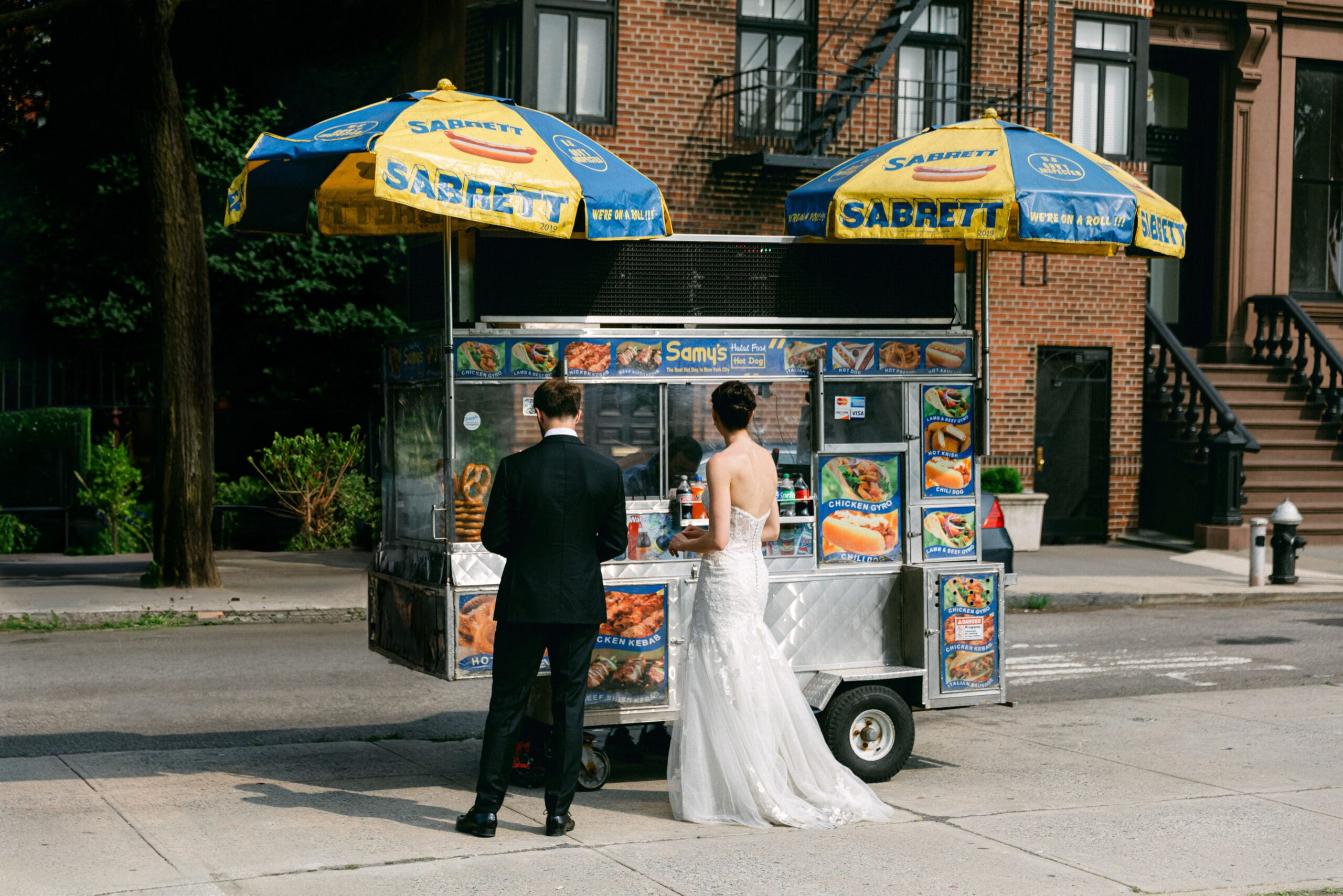 Brooklyn Heights street vendor and wedding couple